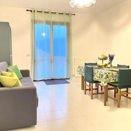 Diffuso Borgo Piovere, Le Cascate Balcony Lakeview Apartment Tignale