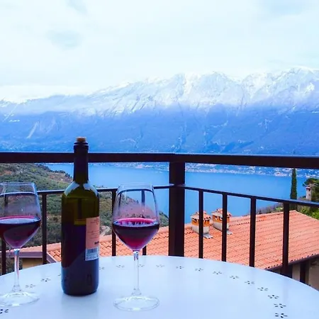 Diffuso Borgo Piovere, Le Cascate Balcony Lakeview Apartment